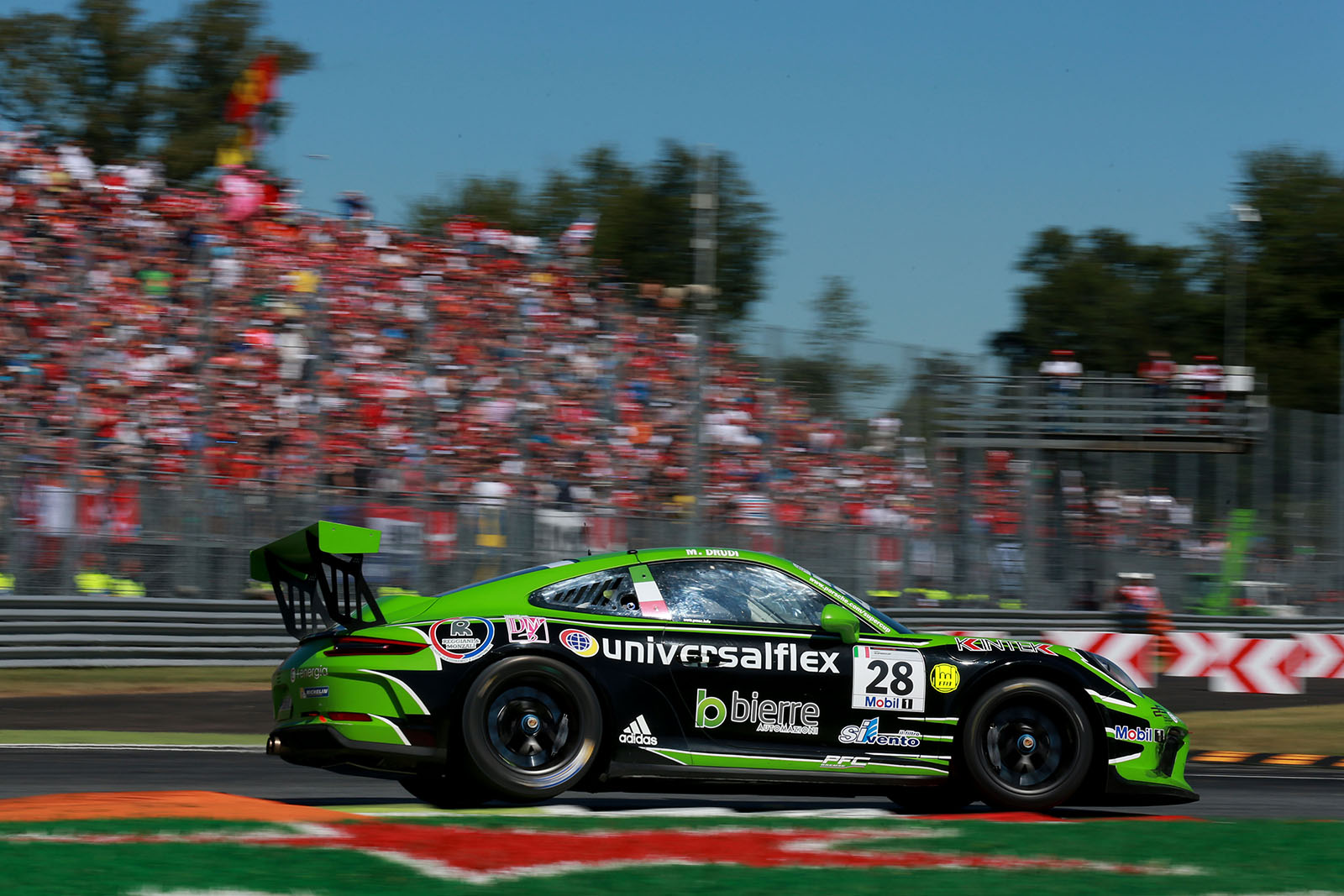 PORSCHE SUPERCUP A MONZA: SECONDO PODIO CONSECUTIVO PER MATTIA DRUDI E DINAMIC MOTORSPORT